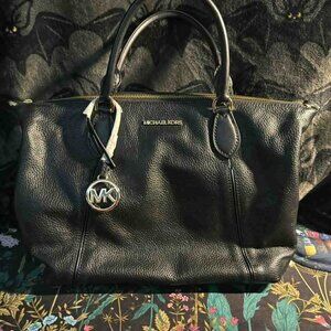 Michael Kors Black Leather Crossbody - LIKE NEW